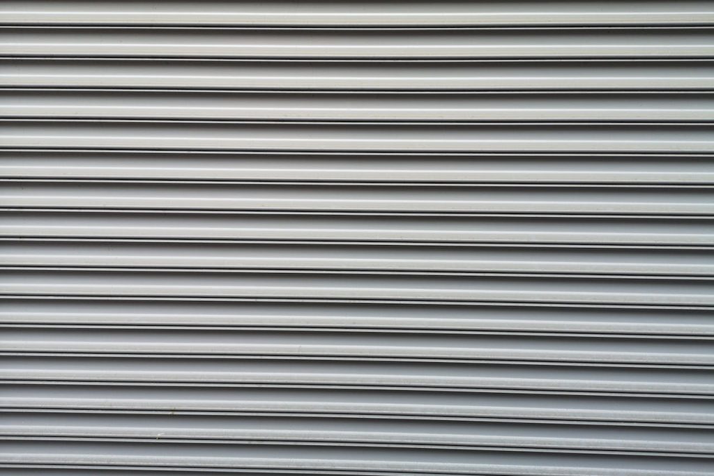 jak zamontować rolety